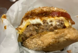 ラッキーピエロ　ラッキーチーズバーガー　函館名物　チャイニーズチキンバーガー　ラッピ　魅惑　函館HAKODATE　HOKKAIDO　LUCKY　PIERROT